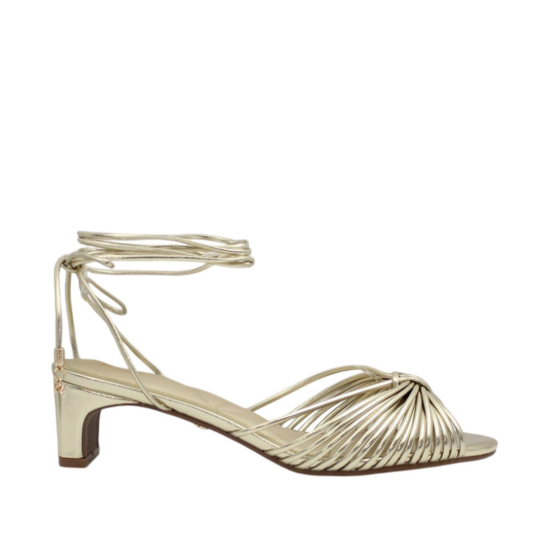 Sandalias de tacón Crisalda para mujer color dorado