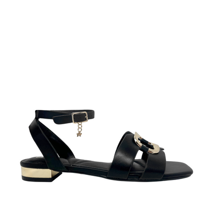 Sandalias flats Janee para mujer color negro