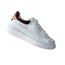 Zapatillas para dama con detalle de color KXJ204