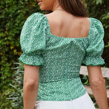 Blusa floral con escote de corazón. - Green, S