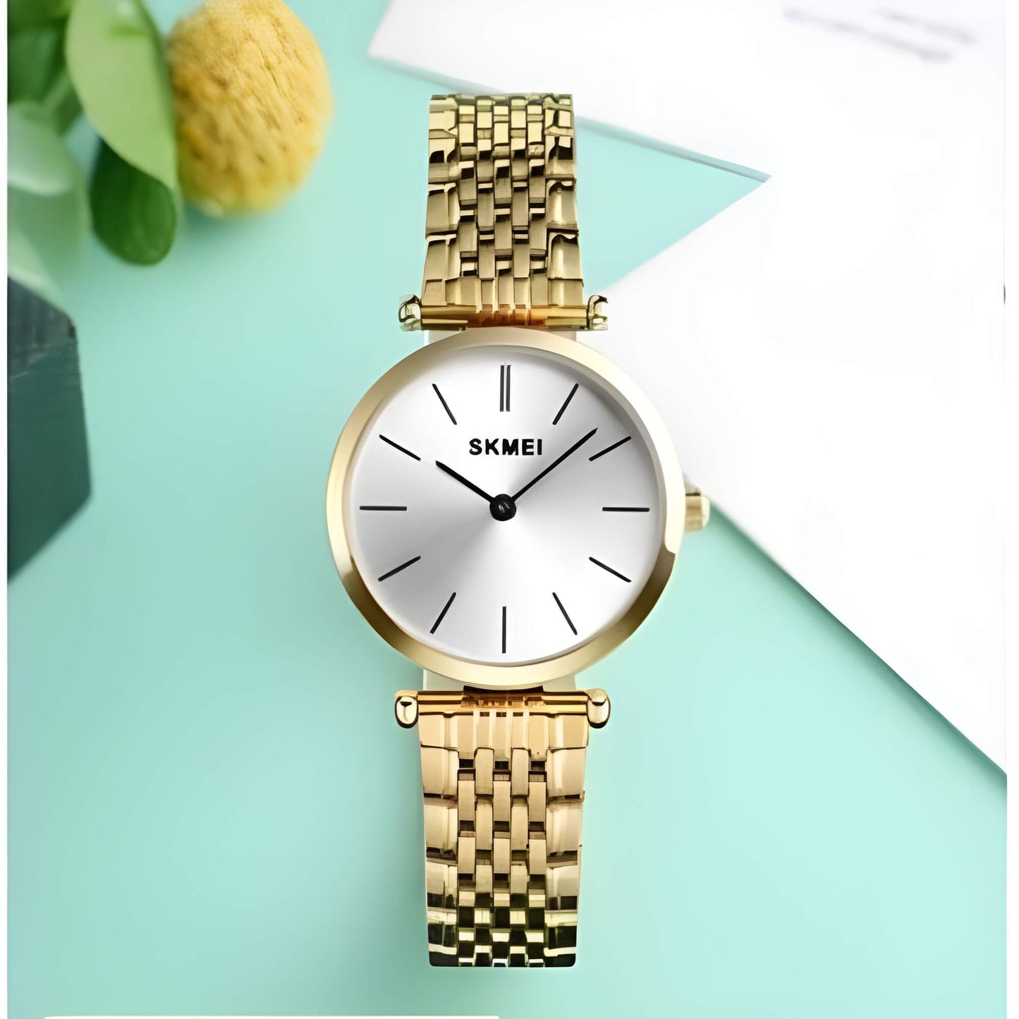 Reloj dorado SKMEI para mujer estilo 2.