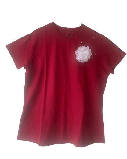Blusa roja con flor blanca y perlas Talla XL