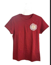 Blusa roja con flor blanca de encaje Talla M