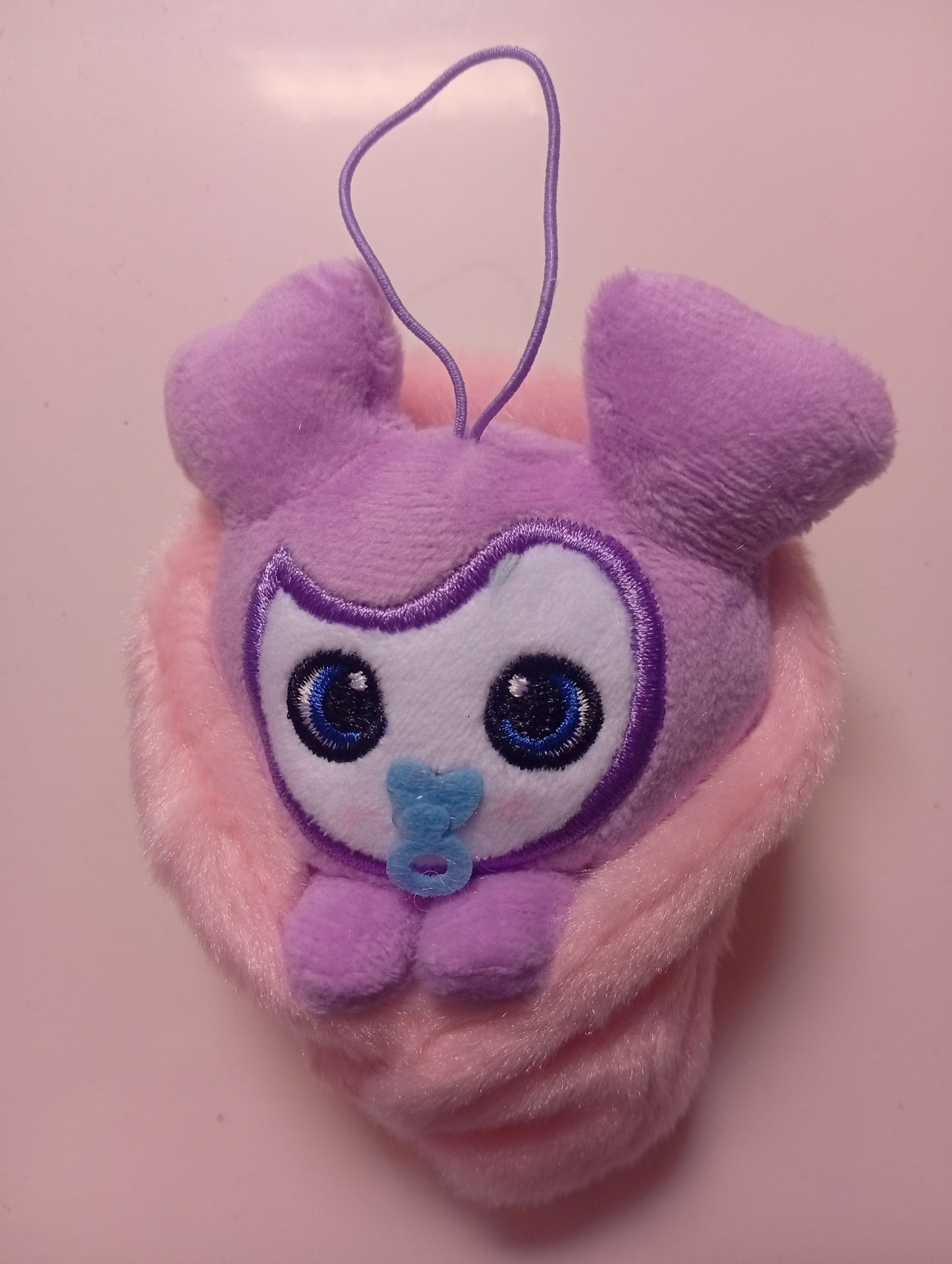 TWICE - BABY LOVELY LLAVERO