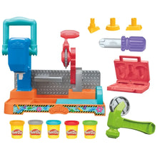 Play-Doh Banco de Herramientas, con 5 latas de Masa y Diferentes Accesorios.