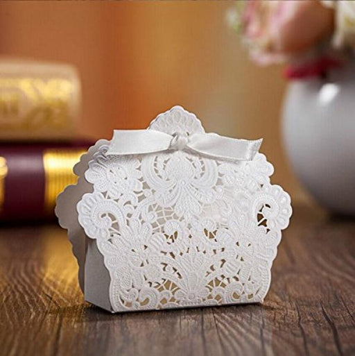 Cajitas para dulces o chocolates, color BLANCO, corte láser  diseño floral con listones blancos. Paquete de 25 unidades